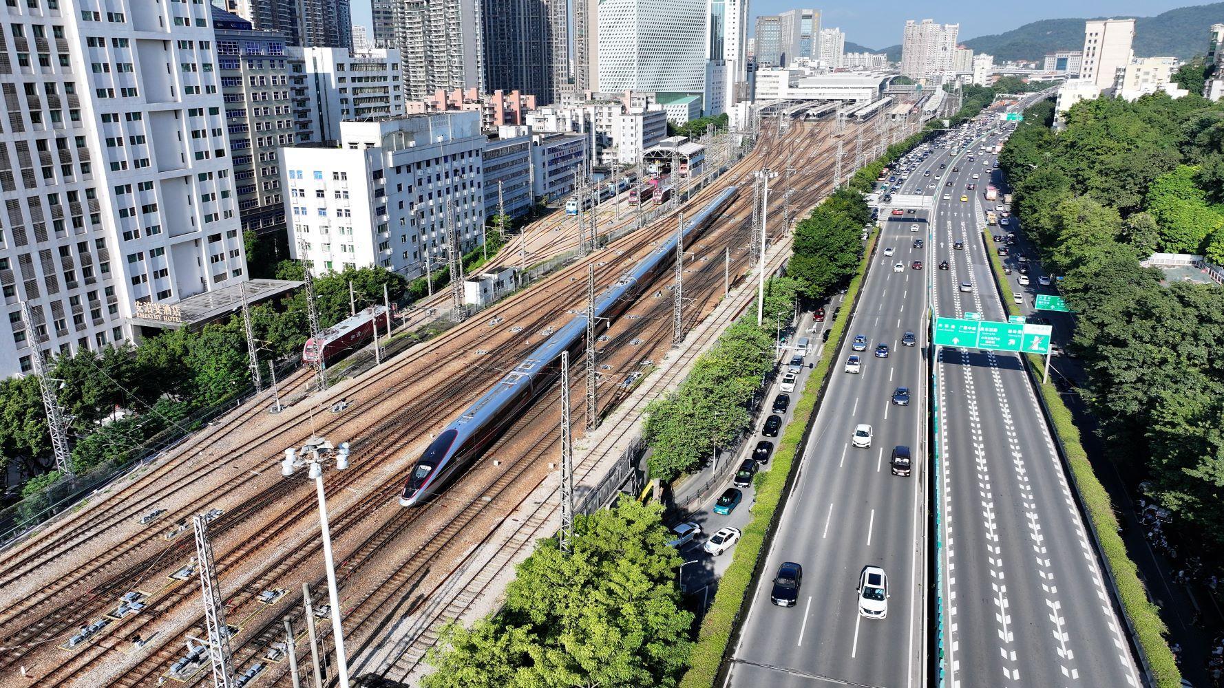 广汕高铁迎国庆首秀,已发送旅客31.8万人次 - 广东 - 南方财经网