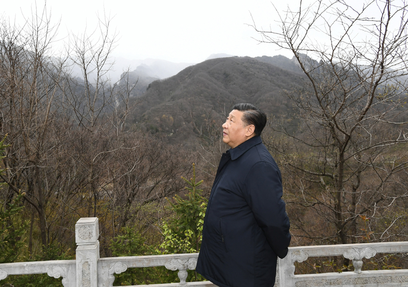 2020年4月20日,习近平总书记在位于陕西柞水的秦岭牛背梁国家级自然保护区考察秦岭生态保护情况。
